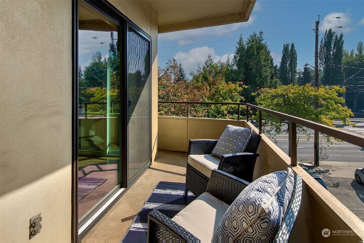 Property Photo:  4545 Sand Point Way NE 301  WA 98105 