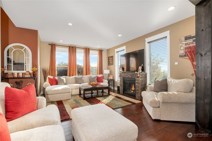 Property Photo:  5687 Meadow View Court  WA 98248 