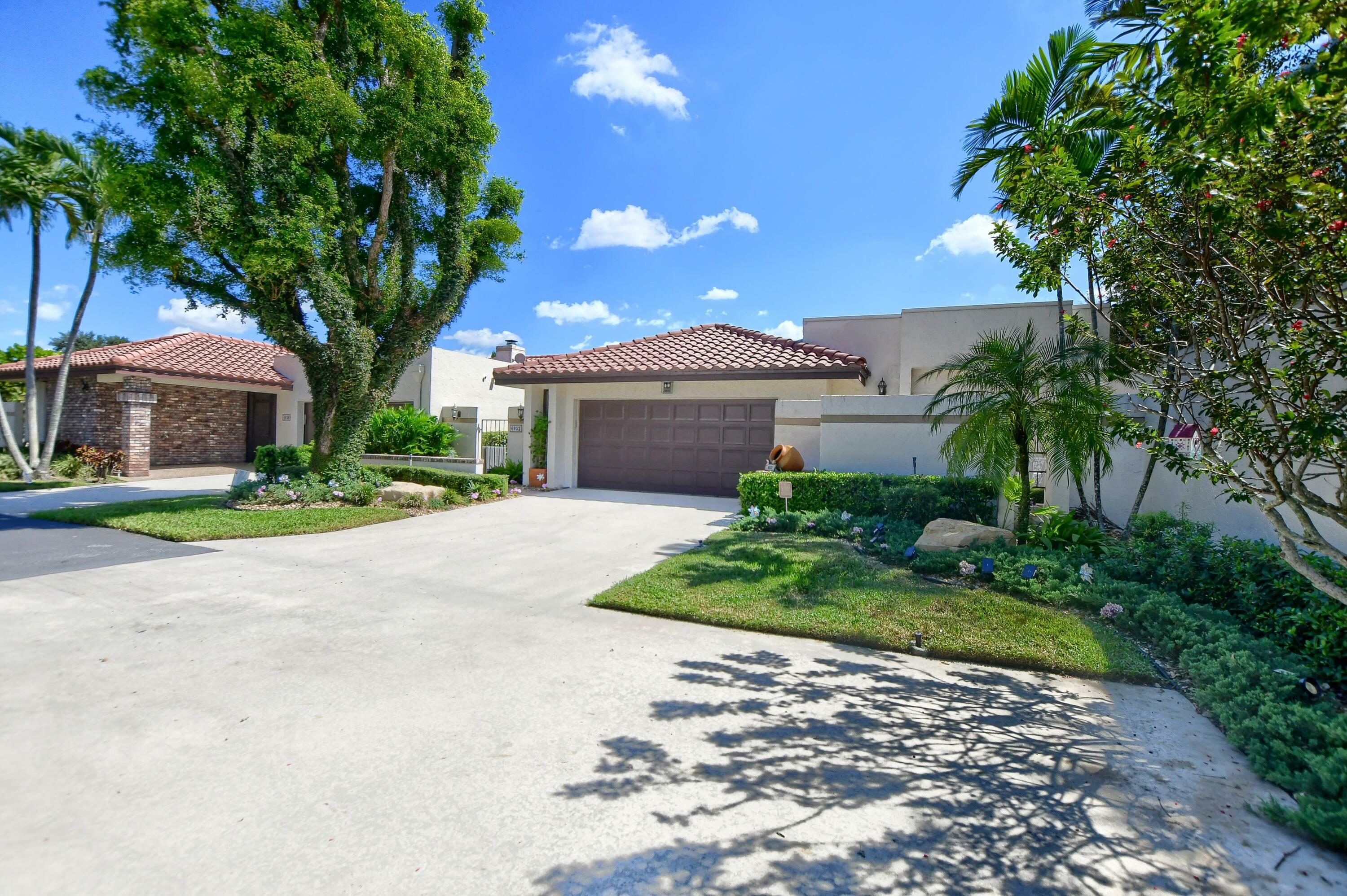 Property Photo: 6932 Palmar Court FL 33433