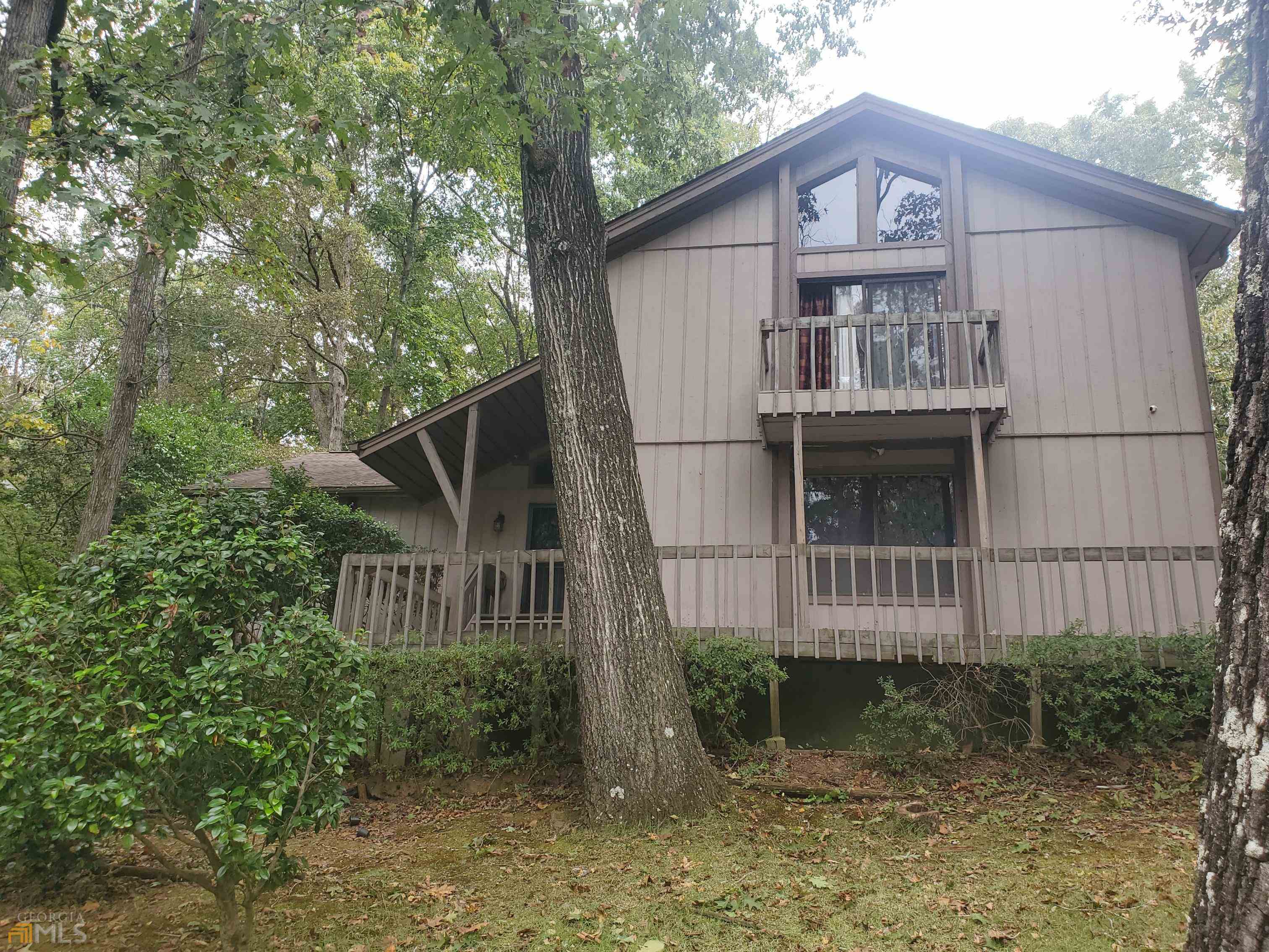 Property Photo:  945 Willow Run  GA 30088 