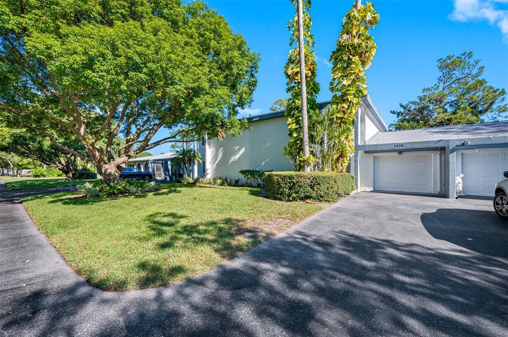 Property Photo: 1420 Palmer Lane FL 34685