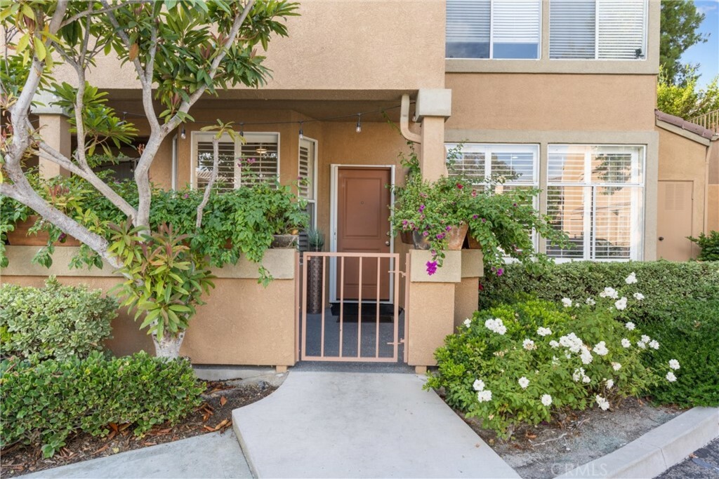 Property Photo:  19431 Rue De Valore 18B  CA 92610 