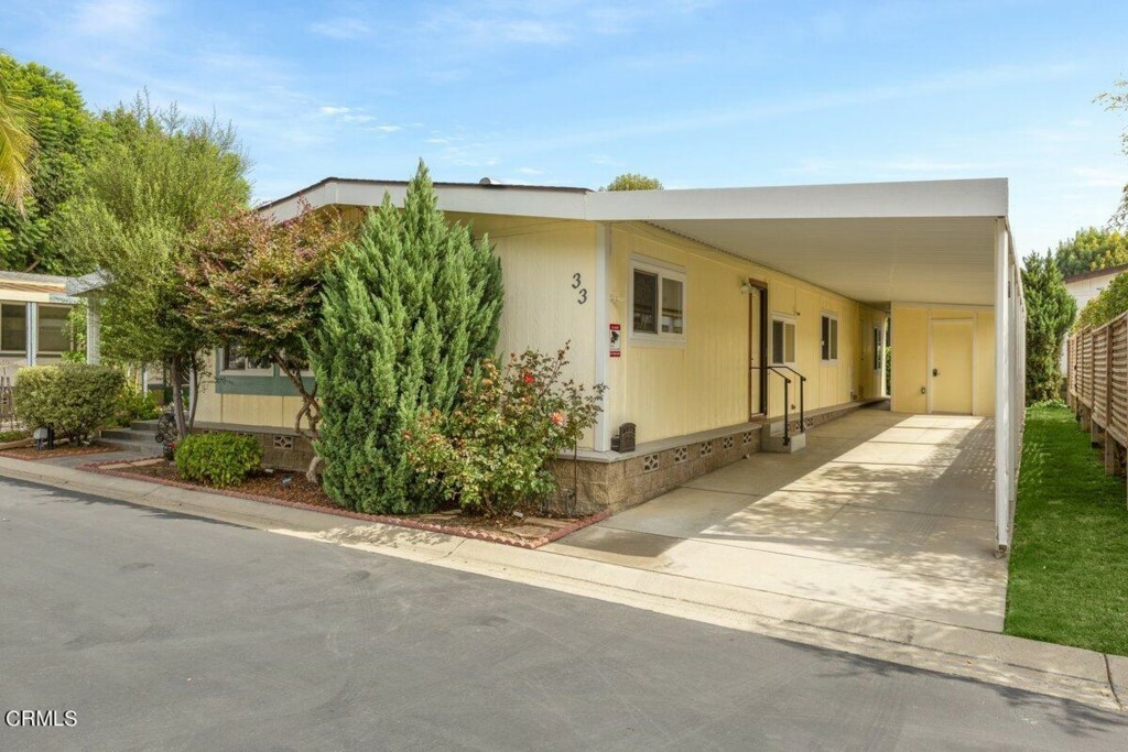 Property Photo:  4700 Aurora Drive #33  CA 93003 