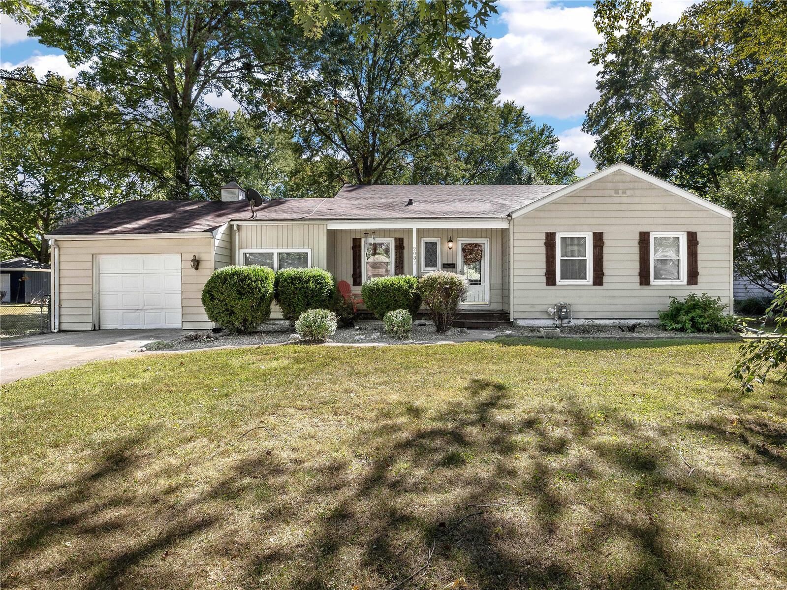 Property Photo: 2032 Amos Avenue IL 62040