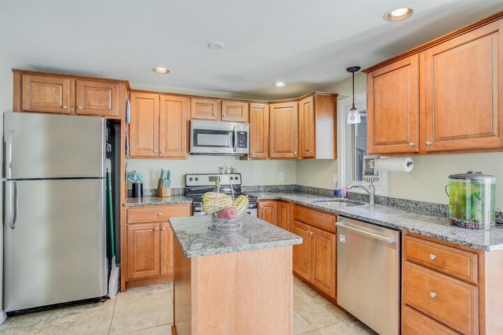 Property Photo: 212 Valley West Way NH 03102