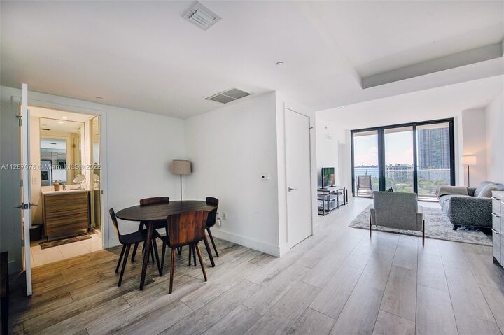 Property Photo: 121 NE 34th St 1106 FL 33137