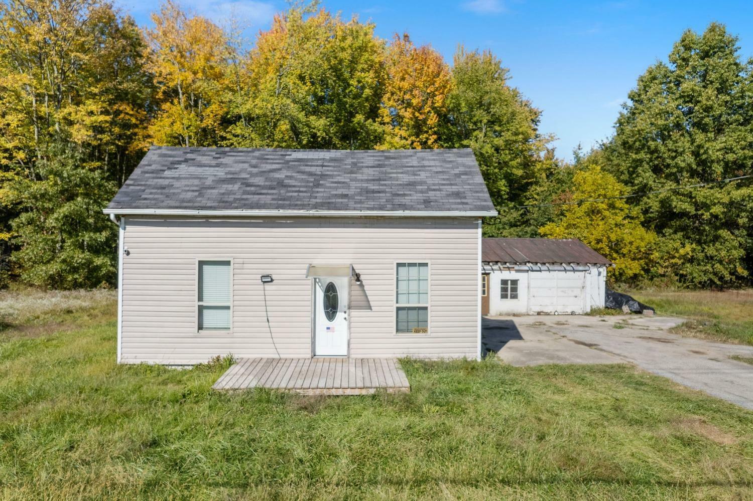 Property Photo: 15241 Hillcrest Rd OH 45154