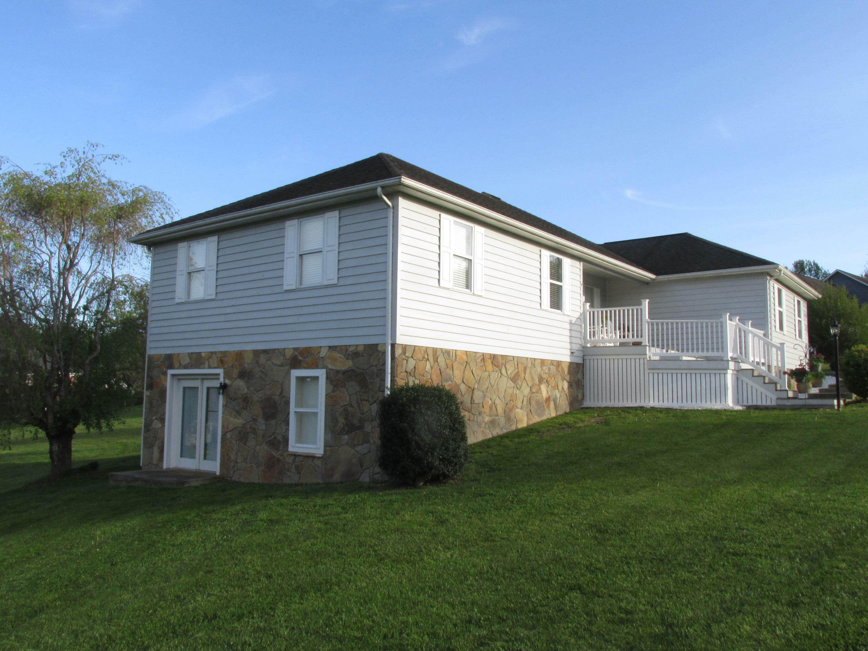 Property Photo: 115 Old White Terrace WV 24901