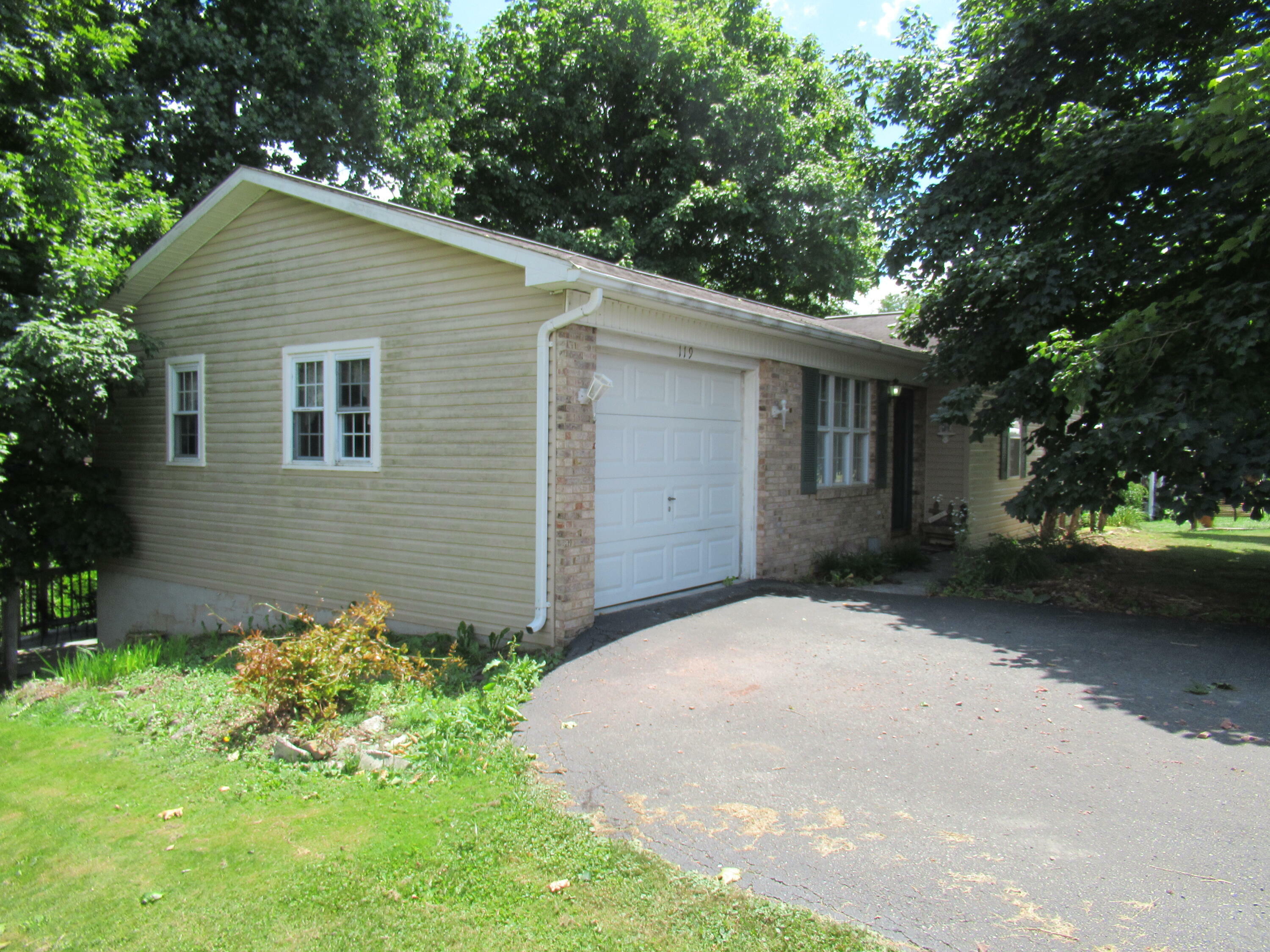 Property Photo: 283 Brier Hill Ln WV 24970