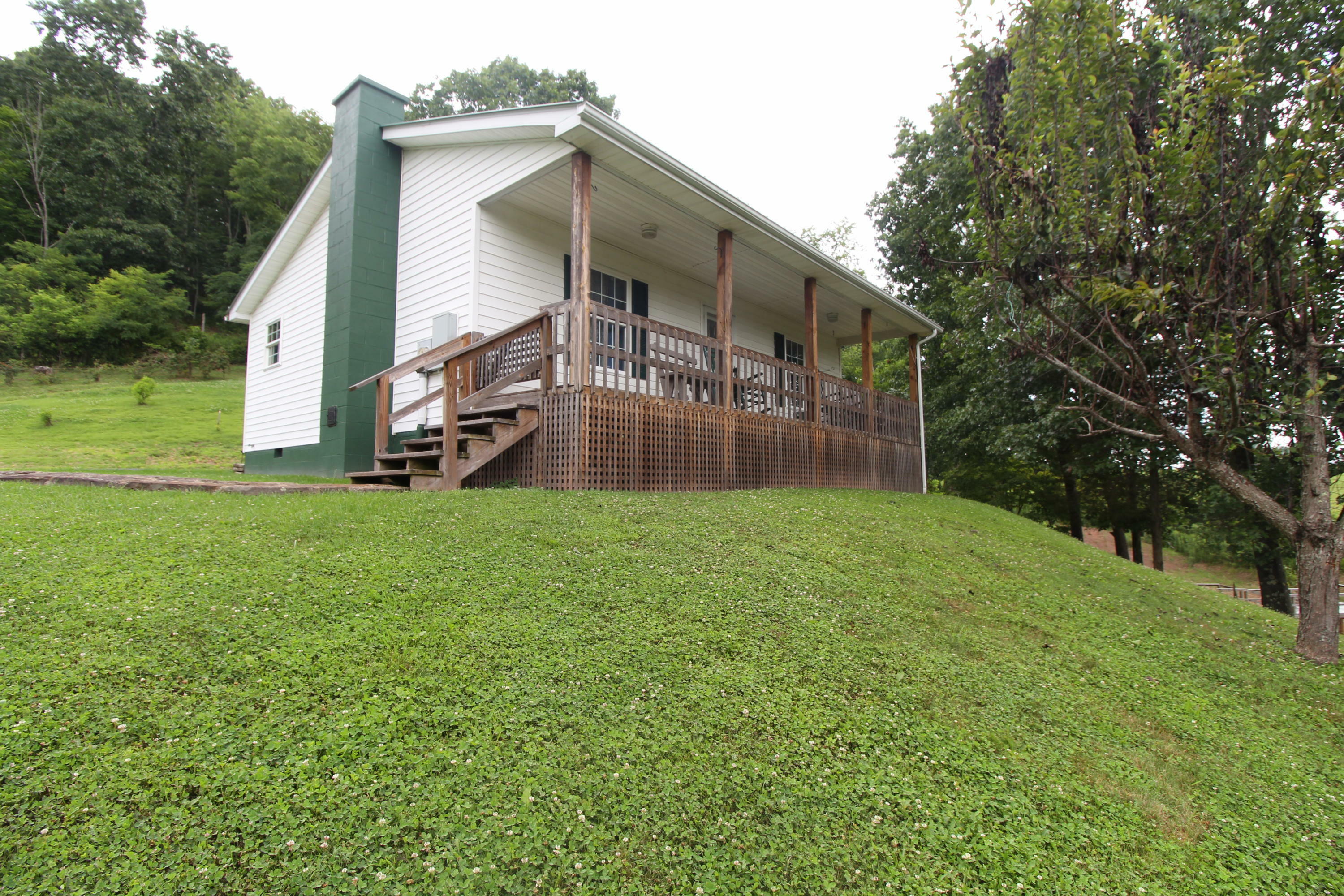 Property Photo:  4250 Seminole Rd  WV 24935 