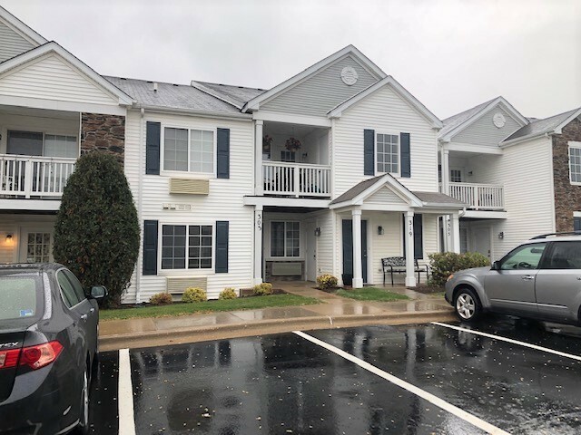 Property Photo: 303 Silverstone Drive 303 IL 60110