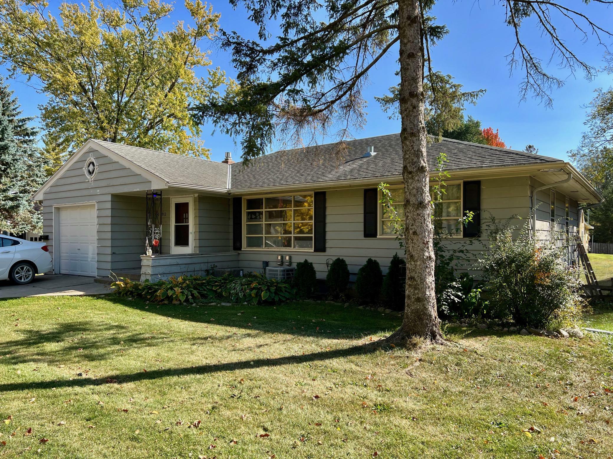 Property Photo:  912 5th Street E  MN 55057 