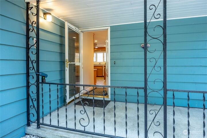 Property Photo: 18025 2nd Place S WA 98148