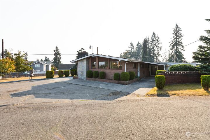 Property Photo: 6012 Rockefeller Avenue WA 98203