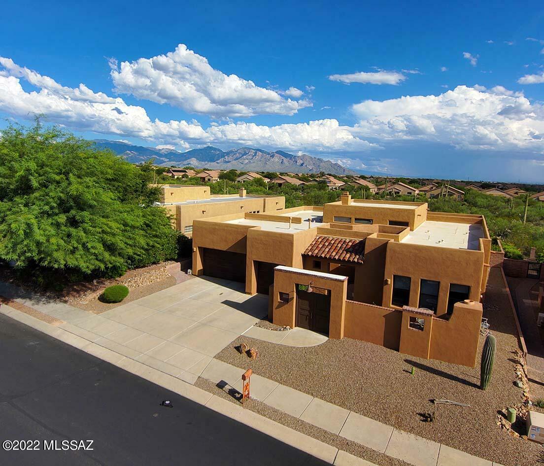 Property Photo: 12400 N Fallen Shadows Drive AZ 85658