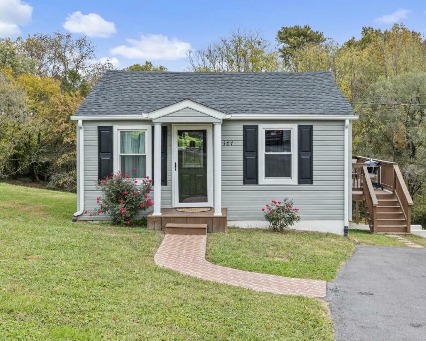 Property Photo:  307 Highland Street  TN 37620 