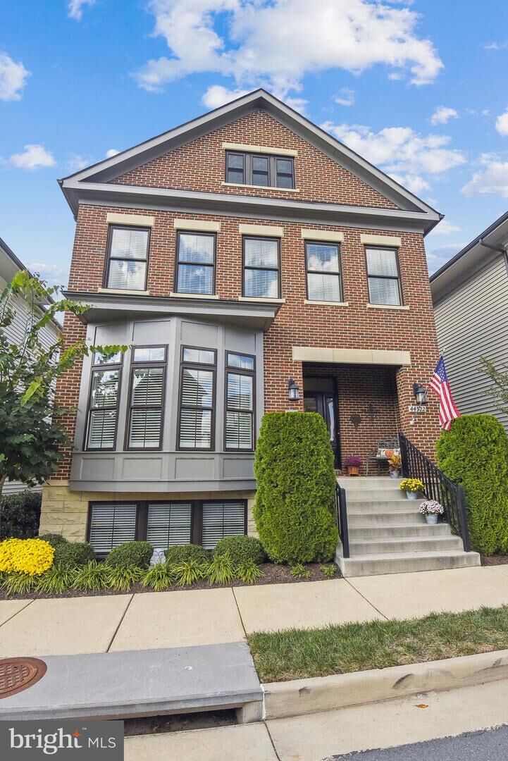 Property Photo:  44522 Yarmouth Drive  VA 20147 