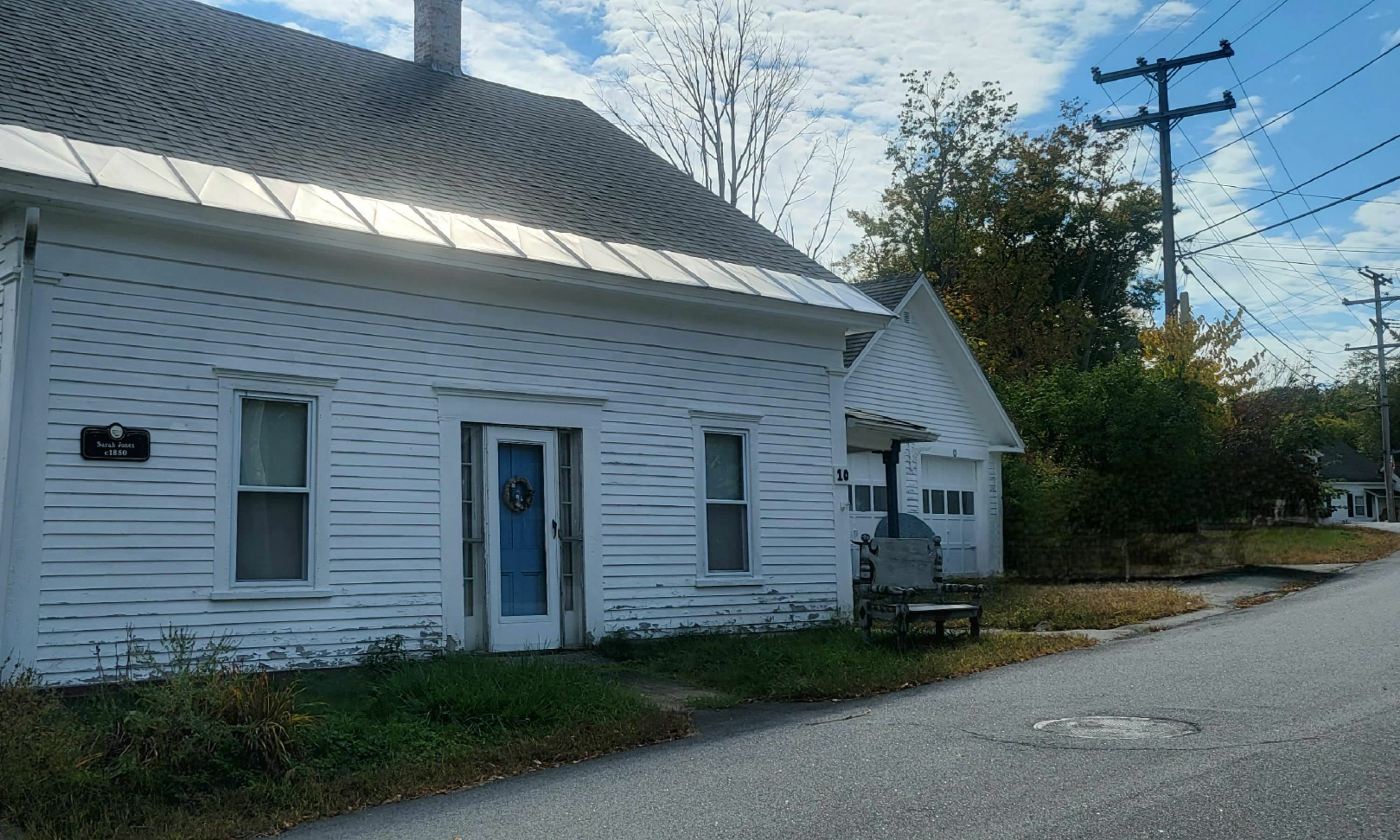 Property Photo: 10 Crescent Street NH 03263