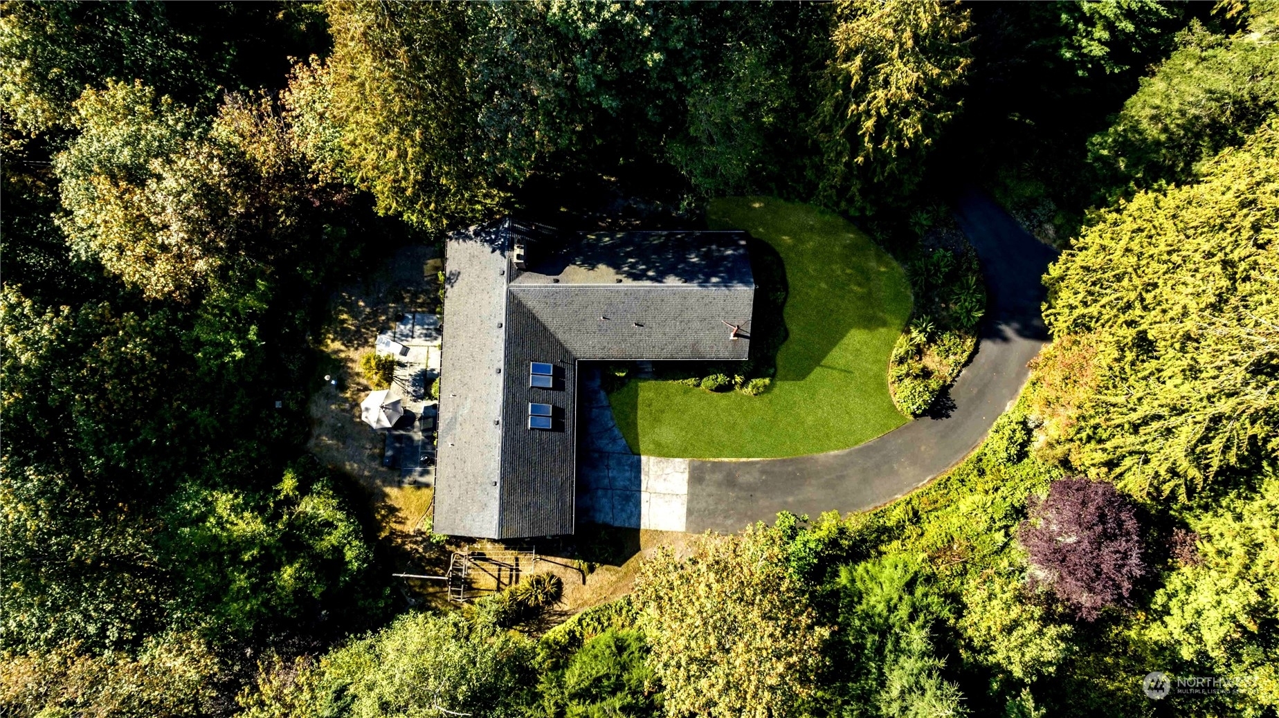 Property Photo: 11008 N Deer Drive WA 98020