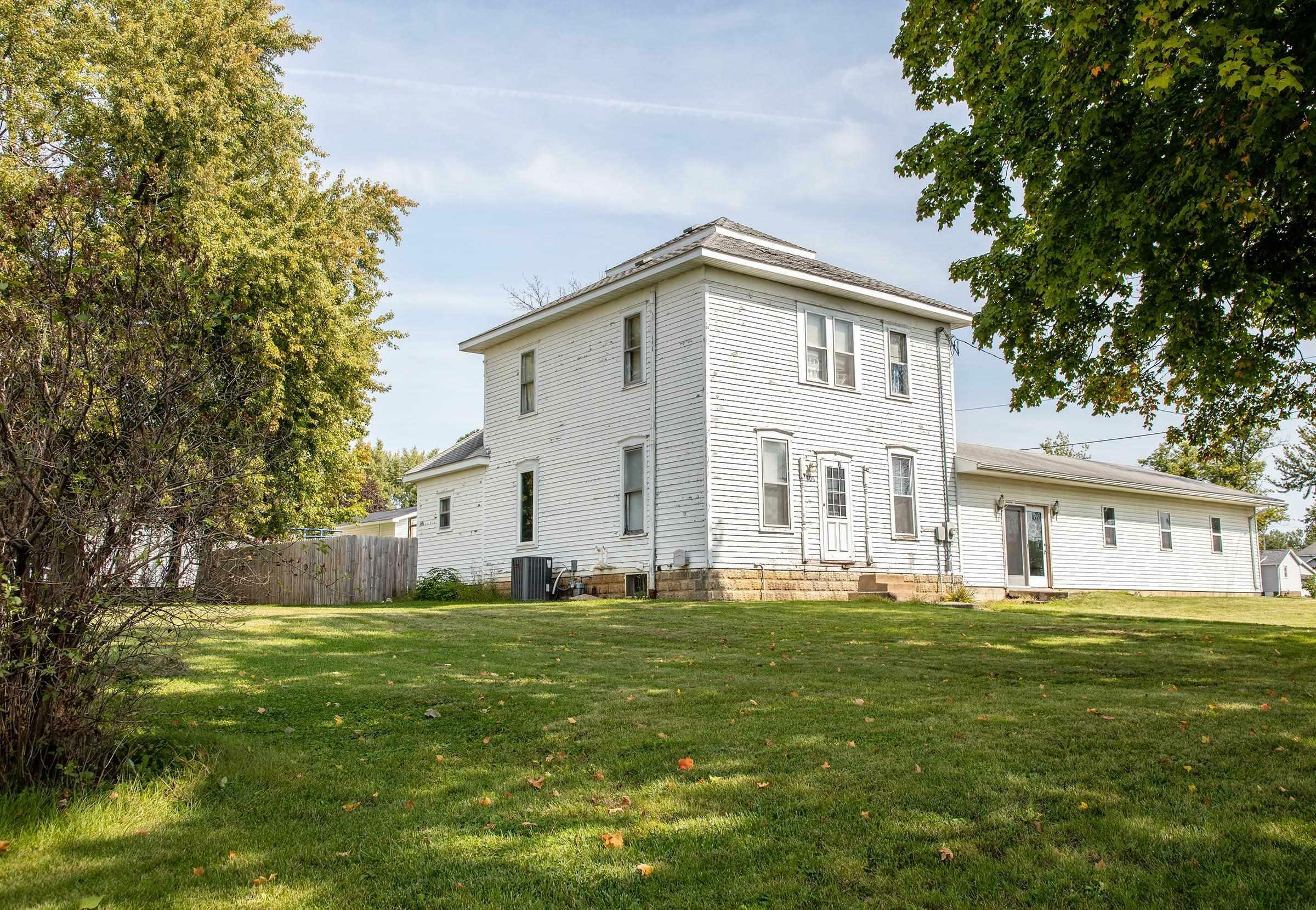 Property Photo:  108 NW 2nd Avenue  IA 50676 