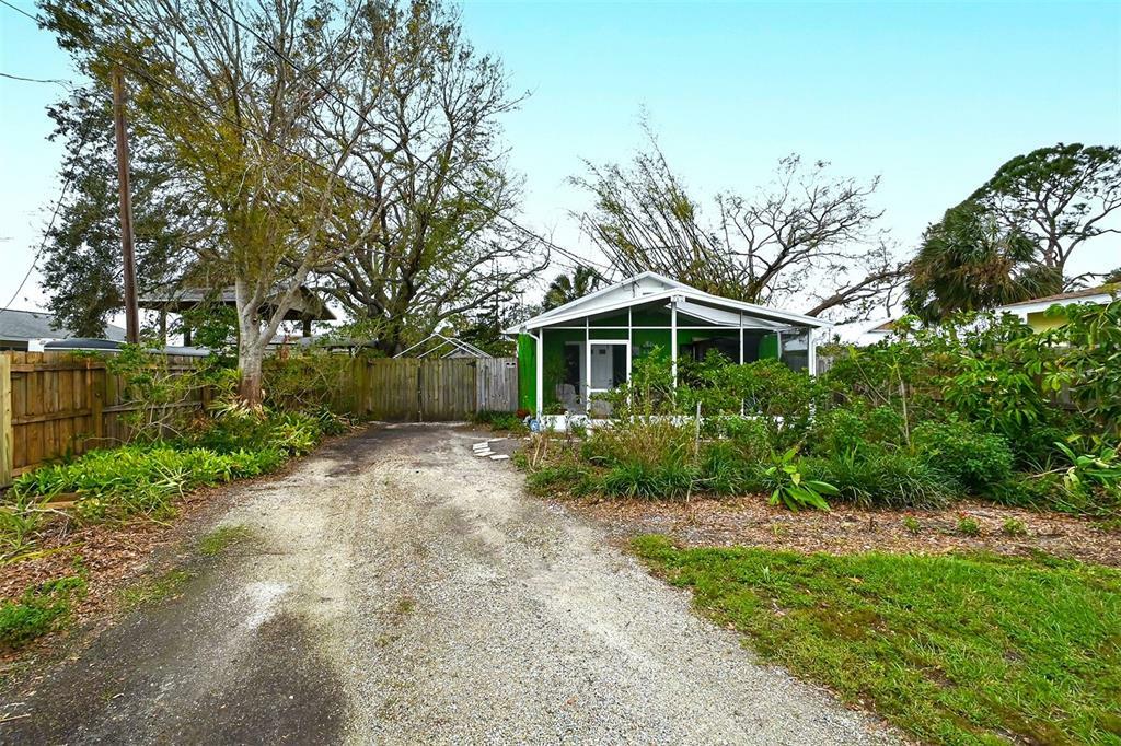 Property Photo:  280 S Maple Street  FL 34223 