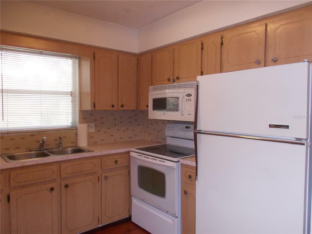 Property Photo: 5643 Dartmouth Avenue N FL 33710