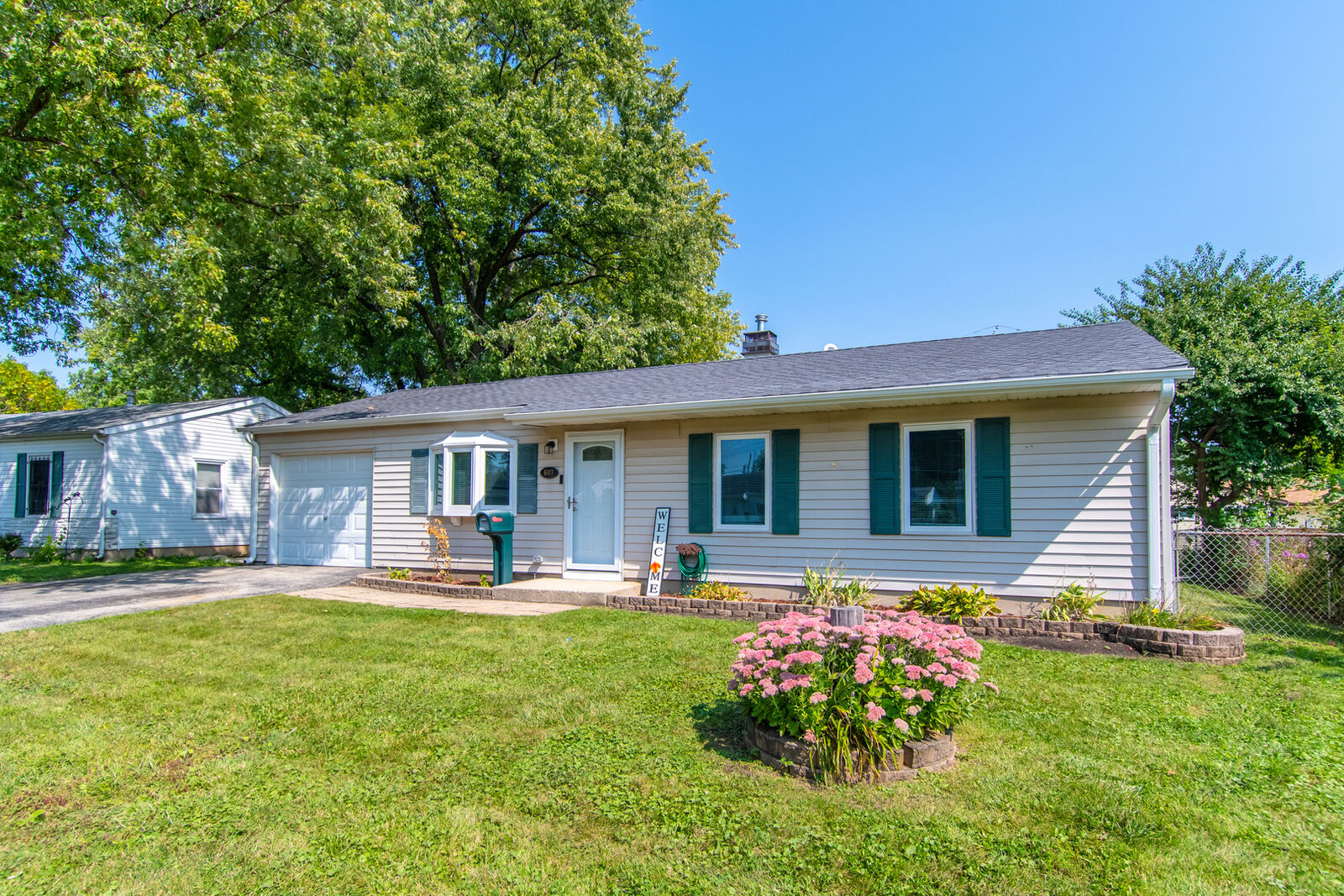 Property Photo: 607 Lynn Avenue IL 60446