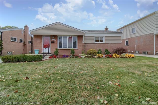 Property Photo:  31726 Conway Drive  MI 48185 