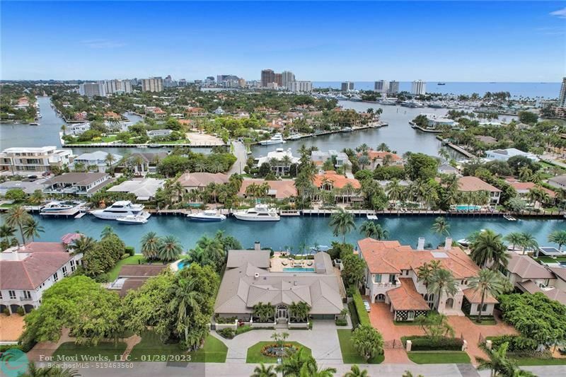 Property Photo: 2521 Del Lago Dr FL 33316