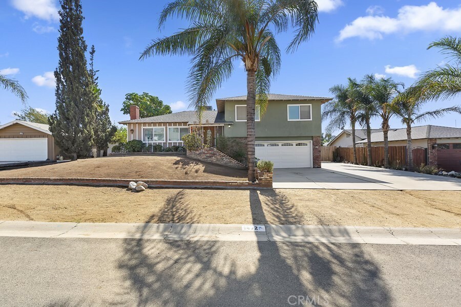 Property Photo:  1472 Hilltop Lane  CA 92860 