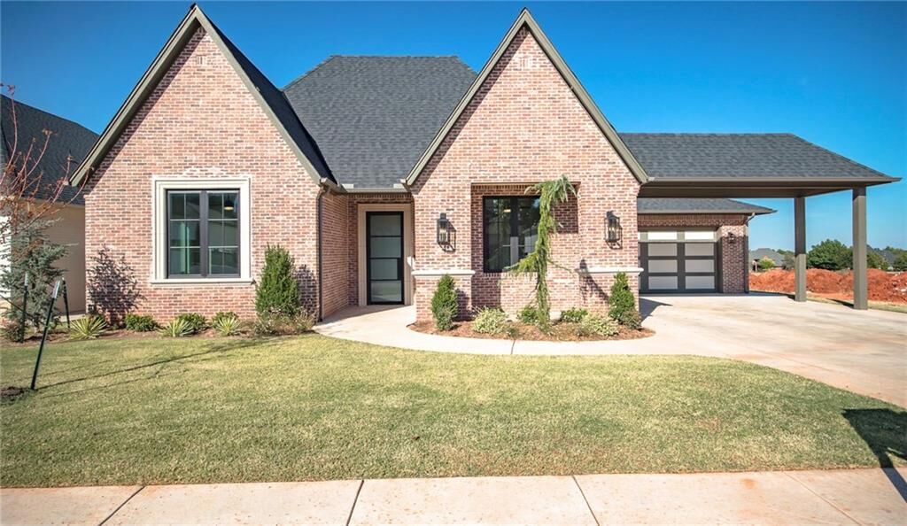 Property Photo:  2017 Wiregrass Drive  OK 73025 