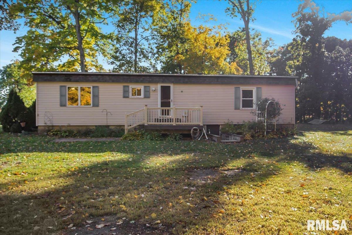 Property Photo:  2135 County Road 900 E  IL 61545 