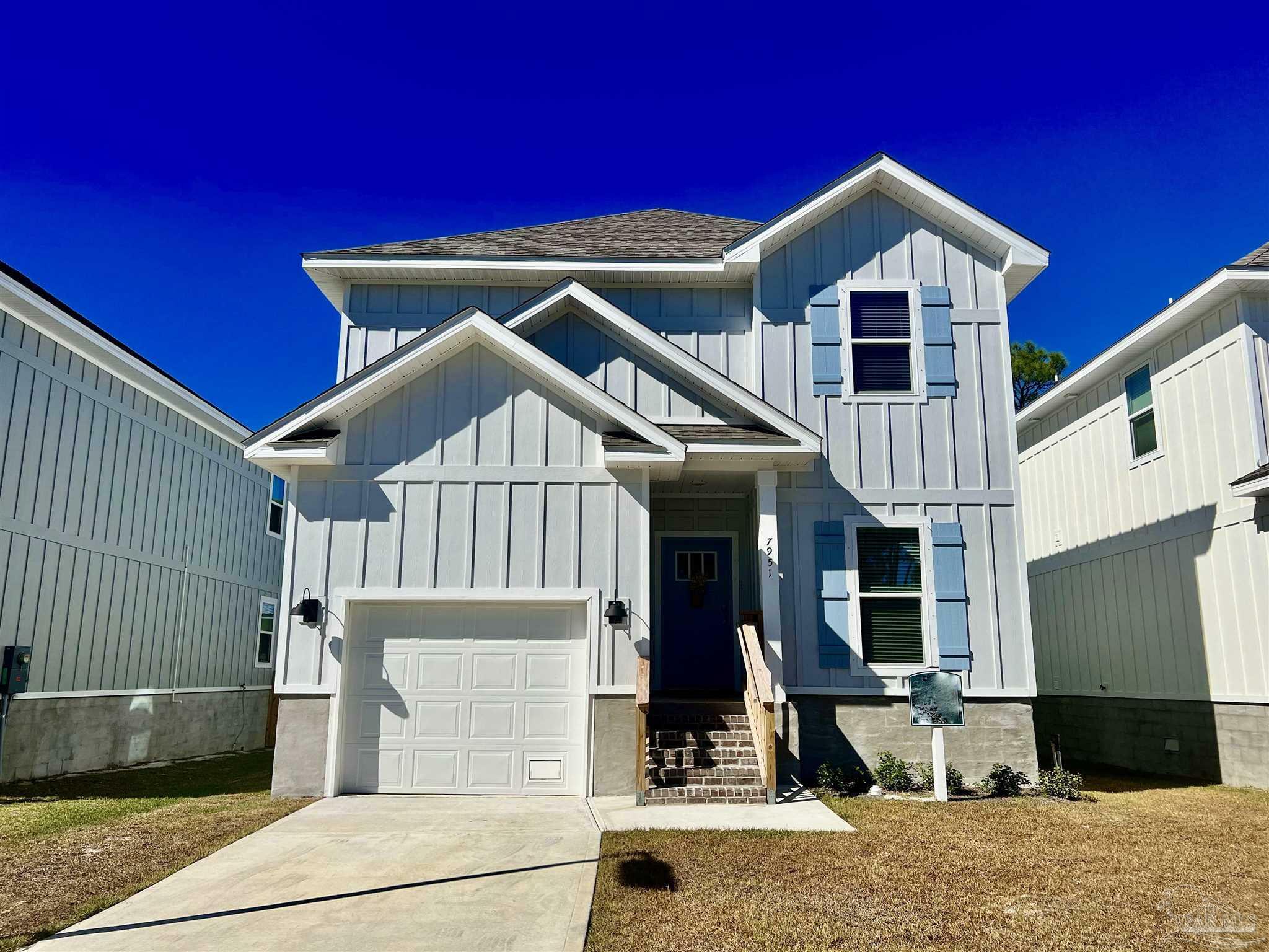 Property Photo: 7951 Sweet Retreat Ln FL 32507