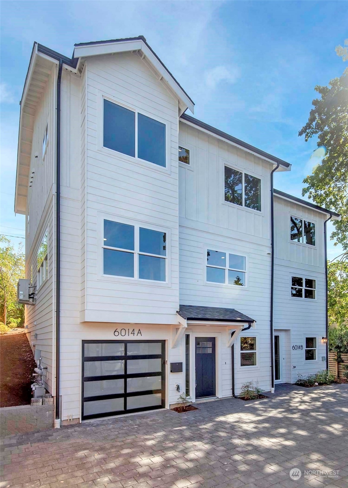Property Photo: 6014 40th Avenue NE A WA 98115