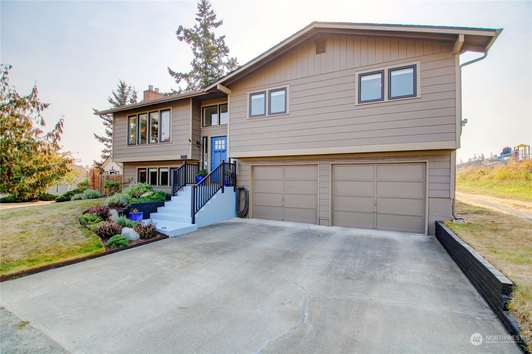 Property Photo:  1421 24th Street  WA 98221 