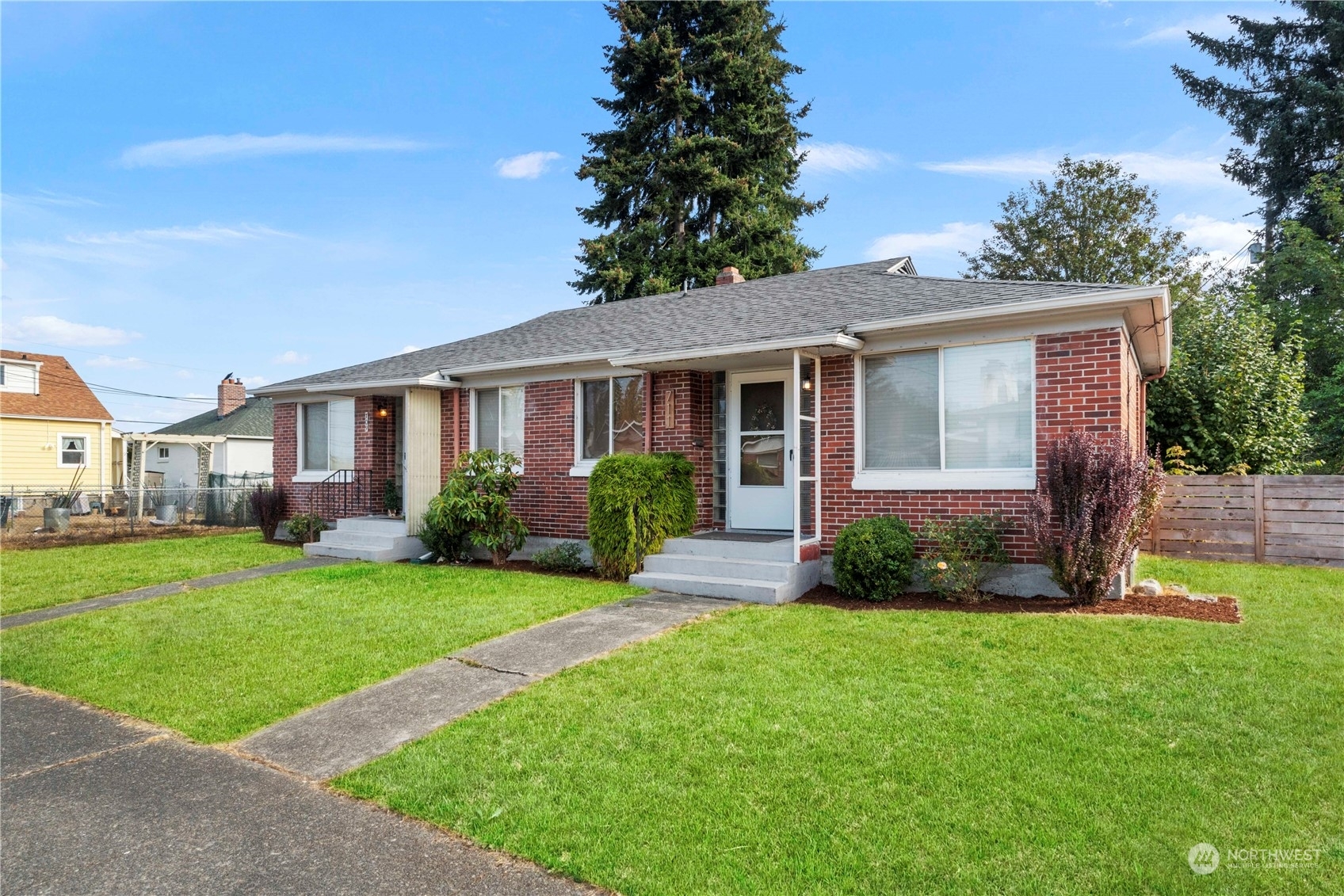 Property Photo:  709 S Tyler Street  WA 98405 