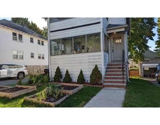 Property Photo:  40 Winslow Rd 2  MA 02478 