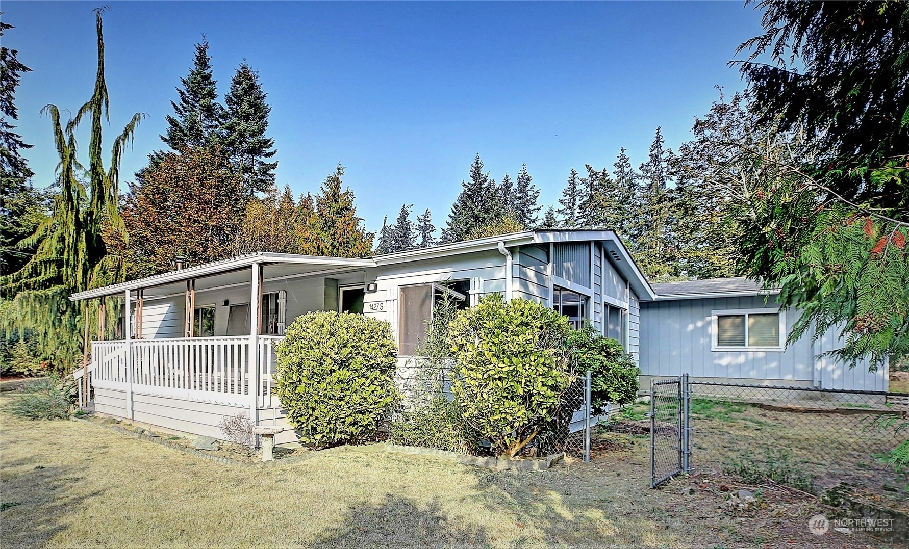 Property Photo:  1427 Lakewood Drive  WA 98282 