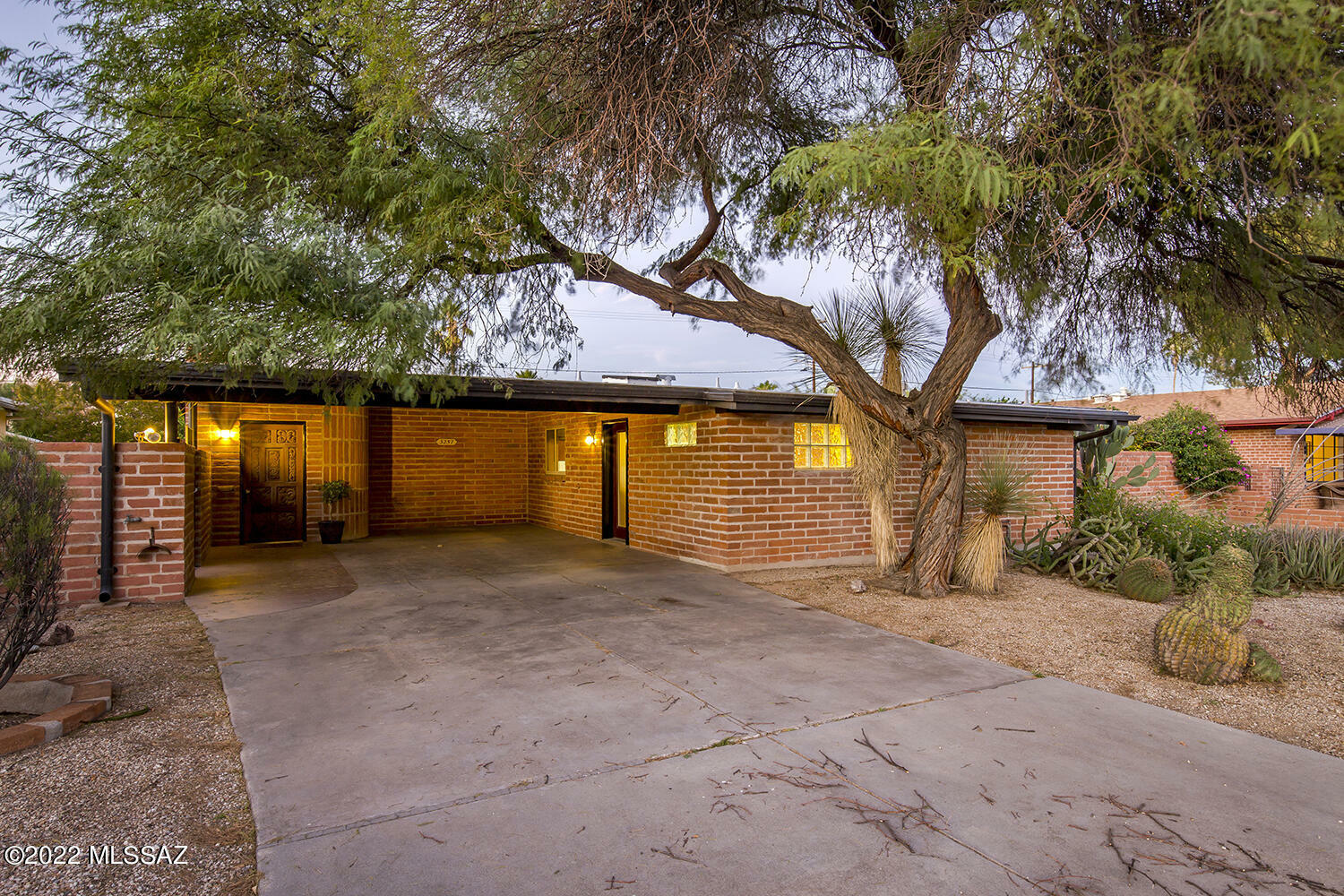 Property Photo:  3257 E Hawthorne Street  AZ 85716 