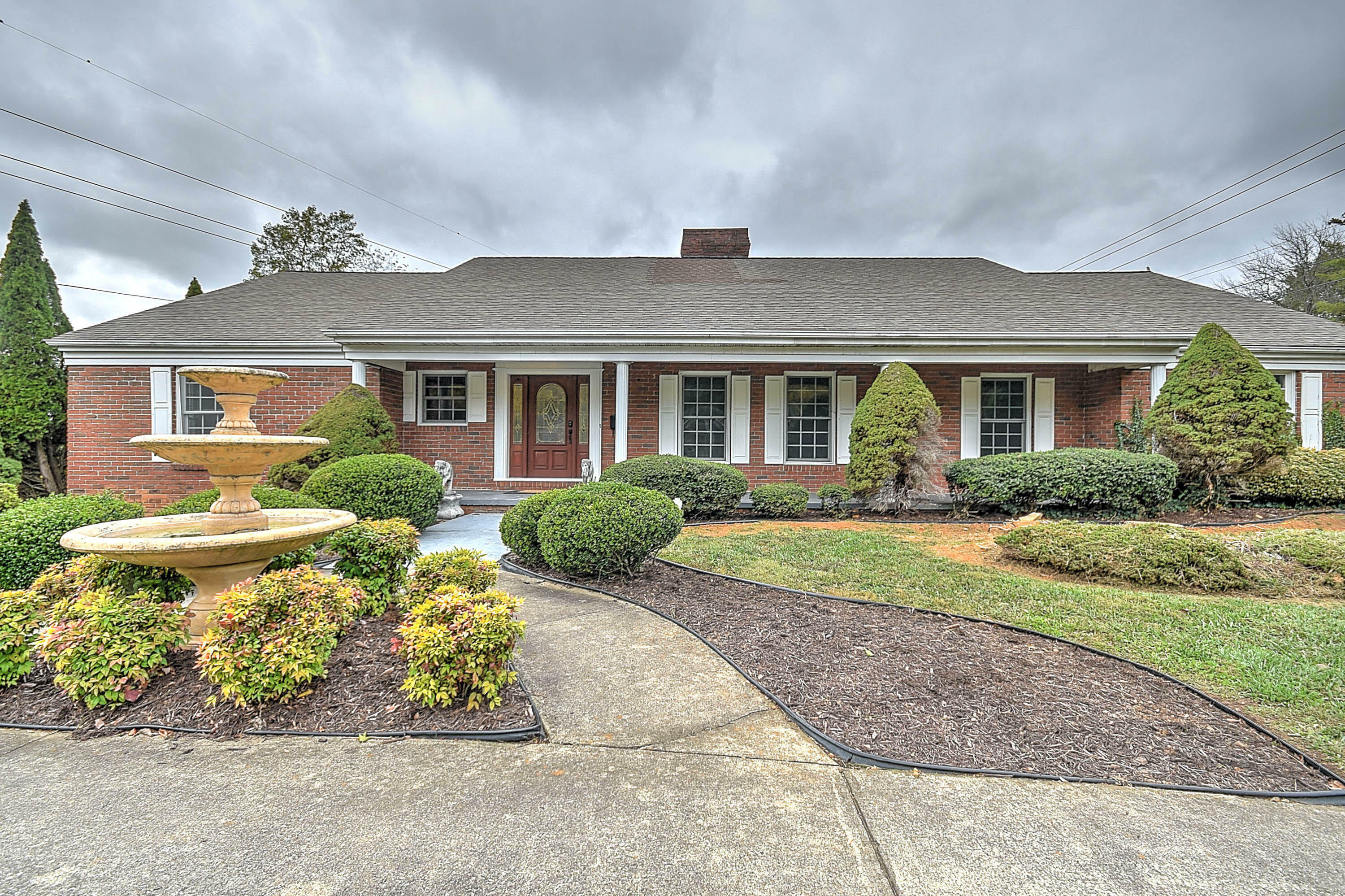 Property Photo:  1000 King Richards Boulevard Boulevard  TN 37604 