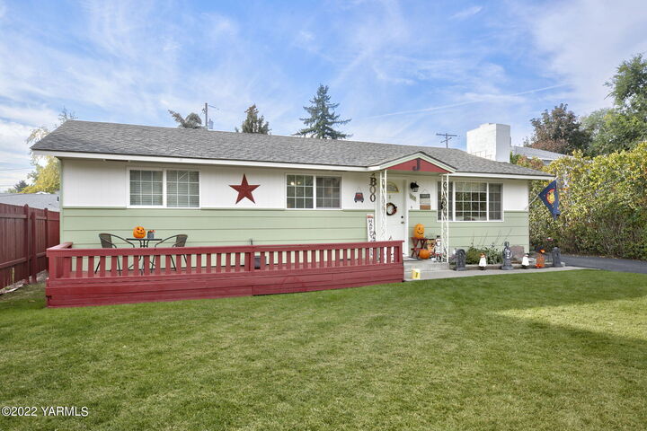 610 W Pear Ave  Selah WA 98942 photo