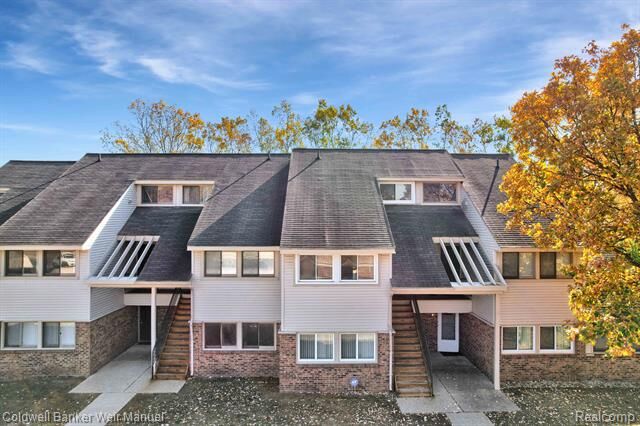 Property Photo:  2779 Davison Avenue  MI 48326 