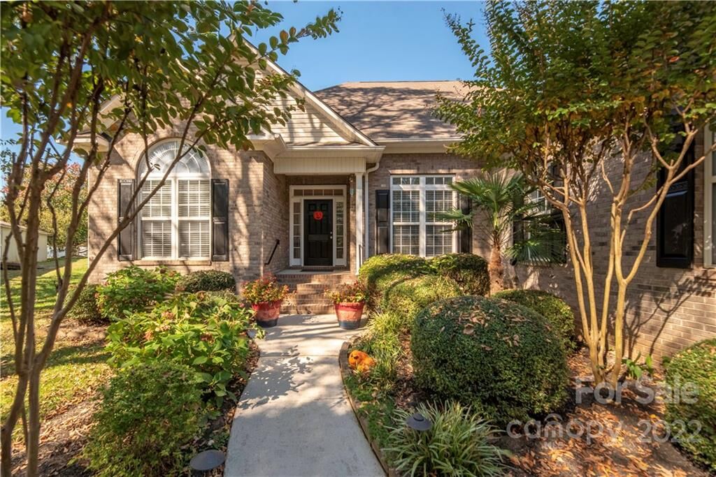 Property Photo: 323 Elysian Drive NC 28117