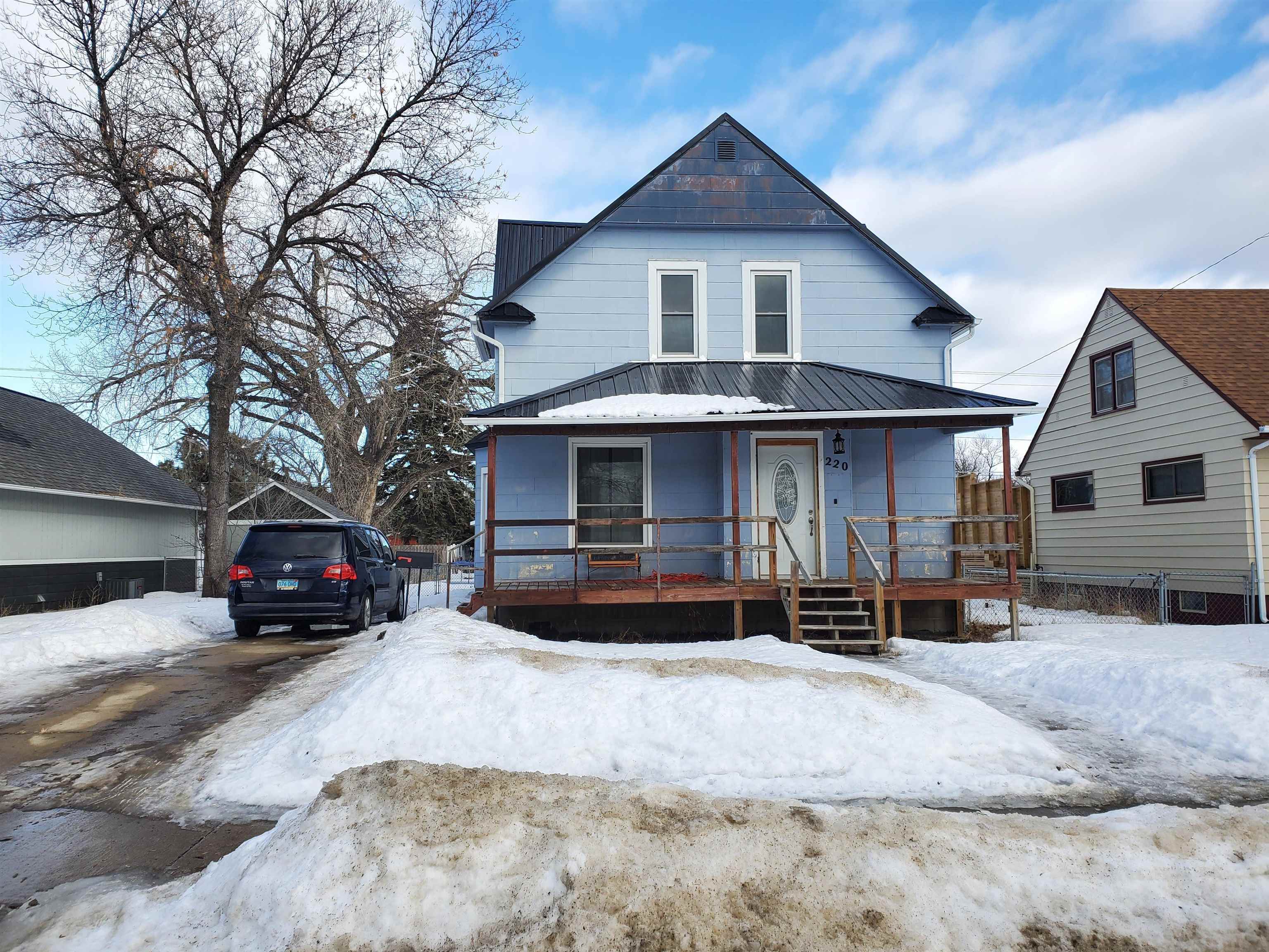 Property Photo:  220 18th St NW  ND 58703 