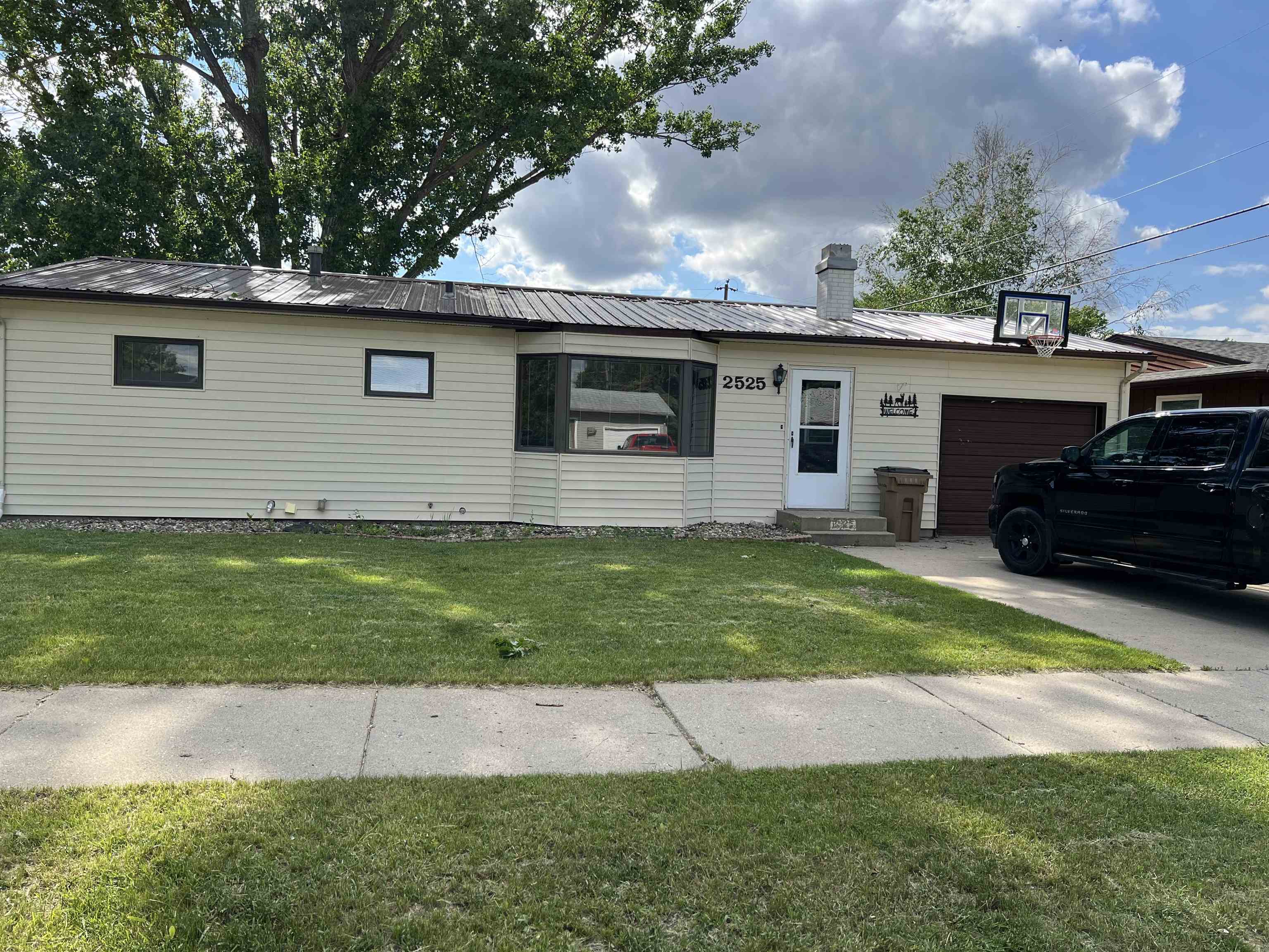 Property Photo:  2525 5th St NW  ND 58703 