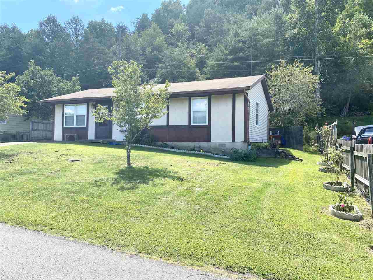 Property Photo: 1522 Cc Drive KY 41102
