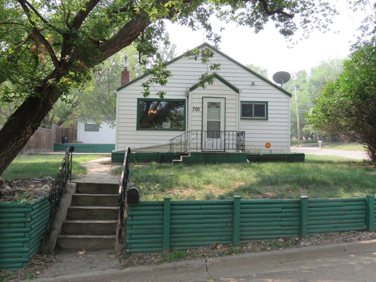 Property Photo: 700 Arbor Ave ND 58701