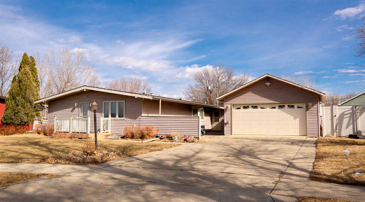 Property Photo:  505 19th St SW  ND 58701 