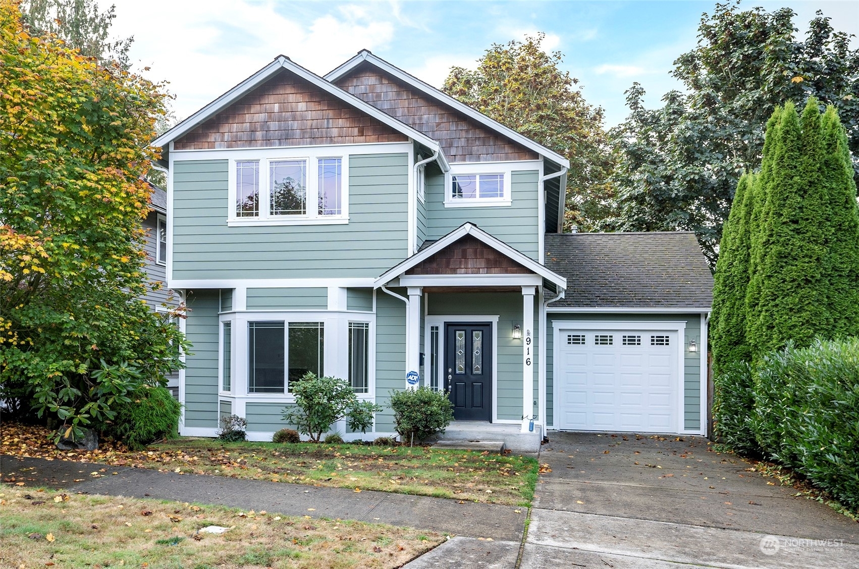 Property Photo:  916 N Cushman Avenue  WA 98403 