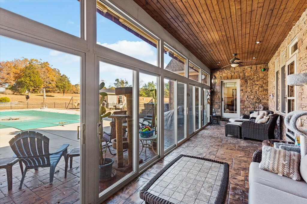 Property Photo: 301 County Road 712 TN 37303